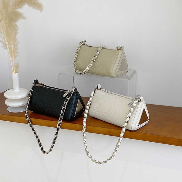 small premium texture chain bag new fashion pillow bag versatile and simple one shoulder crossbody bag
small premium texture chain bag new fashion pillow bag versatile and simple one shoulder crossbody bag