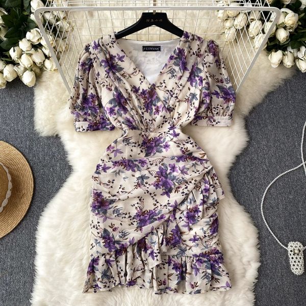and pure high-end v-neck bubble sleeve floral dress with pleated waist and ruffled edge fishtail short skirt, Black;gray
and pure high-end v-neck bubble sleeve floral dress with pleated waist and ruffled edge fishtail short skirt, Black;gray