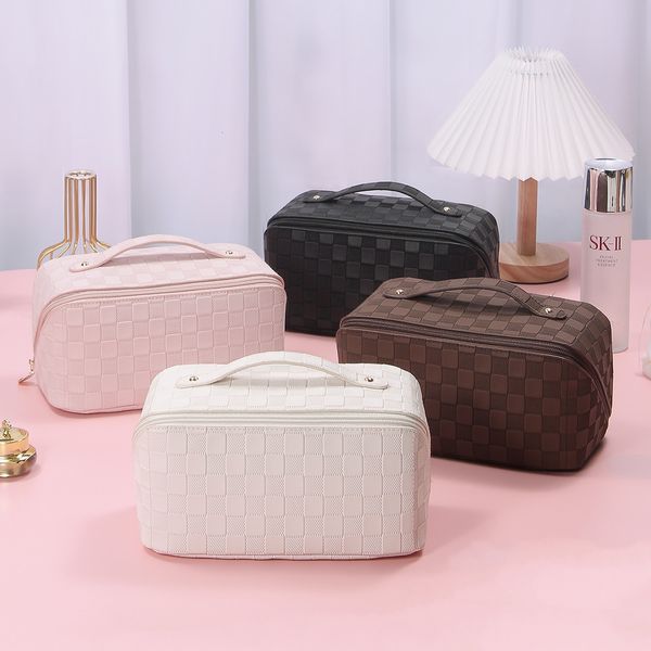cosmetic bags cases pu leather plaid large-capacity travel cosmetic bag outdoor leather makeup pouch women waterproof bathroom washbag makeu
cosmetic bags cases pu leather plaid large-capacity travel cosmetic bag outdoor leather makeup pouch women waterproof bathroom washbag makeu