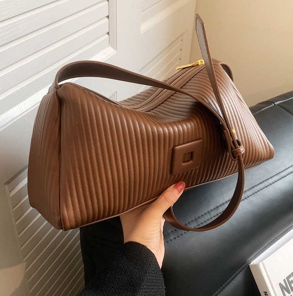 small and large capacity commuter shoulder bag for women new fashion versatile pillow bag crossbody bag
small and large capacity commuter shoulder bag for women new fashion versatile pillow bag crossbody bag