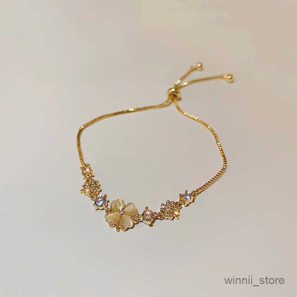 charm bracelets elegant inlaid bracelets gold colour flower charm bracelet for women fashion jewelry gifts r230701, Golden;silver
charm bracelets elegant inlaid bracelets gold colour flower charm bracelet for women fashion jewelry gifts r230701, Golden;silver