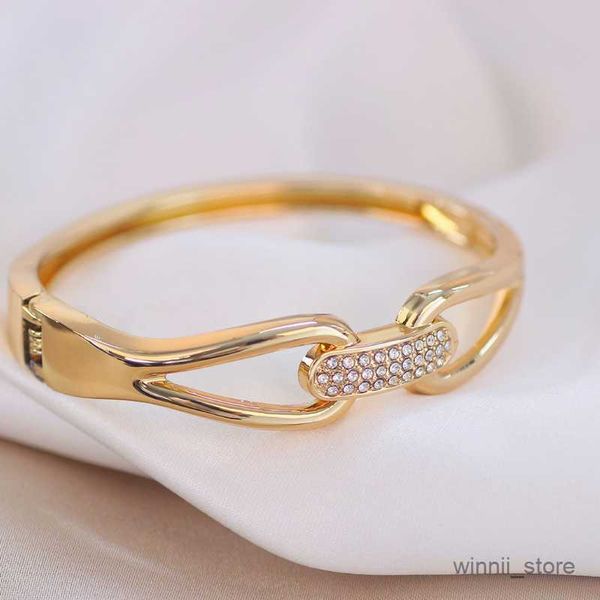 charm bracelets new trendy gold color charm cuff bracelet bangle for women fashion wedding party bangle jewelry gifts r230701, Golden;silver
charm bracelets new trendy gold color charm cuff bracelet bangle for women fashion wedding party bangle jewelry gifts r230701, Golden;silver
