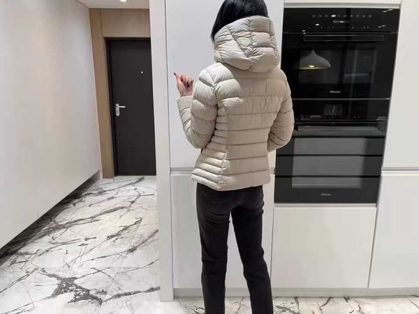 autumn and winter women's fog face hooded slim waist jacket down jacket, simple low-key and capable, super light warm and huge thin., Black
autumn and winter women's fog face hooded slim waist jacket down jacket, simple low-key and capable, super light warm and huge thin., Black