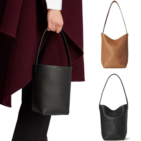 fashion luxurys designer the row drawstring clutch bags underarm womens shopper mens hand bag genuine leather park tote bag hobo cross body
fashion luxurys designer the row drawstring clutch bags underarm womens shopper mens hand bag genuine leather park tote bag hobo cross body