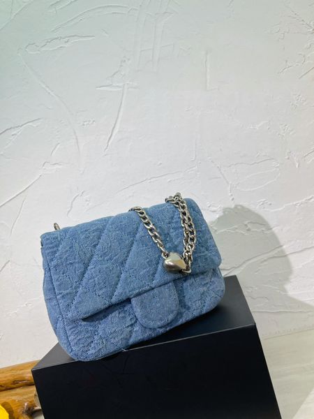 2023 atmosphere handbag designer bag women single shoulder luxury fashion bags leather portable diagonal cross bags woman tote handbags
2023 atmosphere handbag designer bag women single shoulder luxury fashion bags leather portable diagonal cross bags woman tote handbags