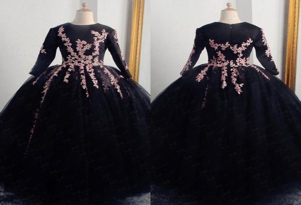 2022 black quinceanera dresses with long sleeve high jewel floral applique beaded ball gowns sweet 15 dress prom graduation formal2041065, Blue;red
2022 black quinceanera dresses with long sleeve high jewel floral applique beaded ball gowns sweet 15 dress prom graduation formal2041065, Blue;red