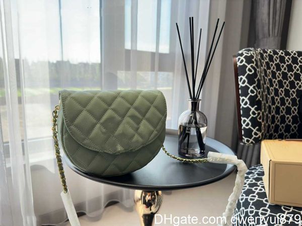 23ss half moon saddle caviar leather vanity bags vintage diamond lattice calfskin shoulder bag luxury designer large capacity outdoor handba
23ss half moon saddle caviar leather vanity bags vintage diamond lattice calfskin shoulder bag luxury designer large capacity outdoor handba