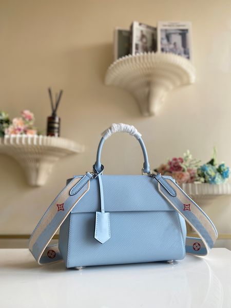 m59134 classic women's tote high-end quality shoulder bag crossbody bag with smooth resin logo and bright lining can be carried in hand
m59134 classic women's tote high-end quality shoulder bag crossbody bag with smooth resin logo and bright lining can be carried in hand