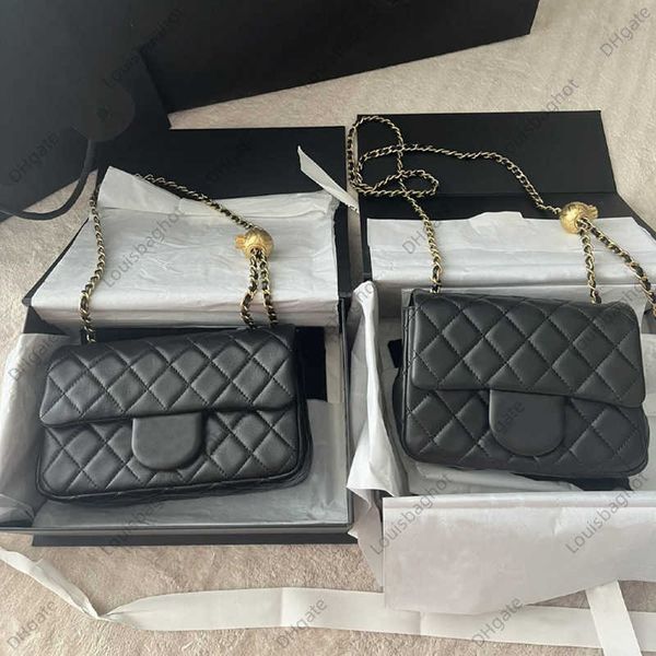 xiaoxiangfeng bag spring fangchuzi golden ball bag lingge chain women's bag single shoulder oblique cross small square bag
xiaoxiangfeng bag spring fangchuzi golden ball bag lingge chain women's bag single shoulder oblique cross small square bag