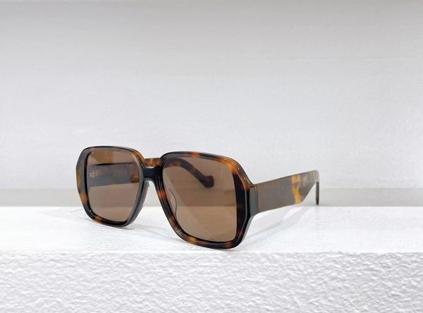 High Quality Personality Sun glasses Designer Classic Sunglasses Fashion Trend Retro Mens Womens Protection Full Frame 6 Colors Available
High Quality Personality Sun glasses Designer Classic Sunglasses Fashion Trend Retro Mens Womens Protection Full Frame 6 Colors Available
