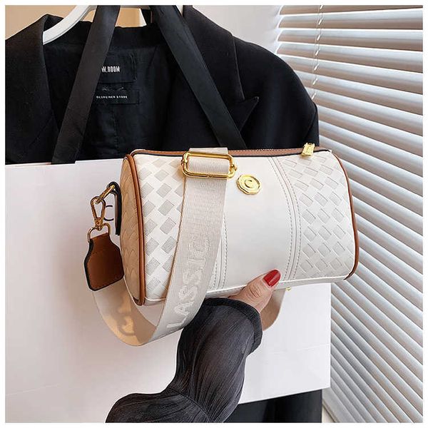 new wide shoulder strap premium women's bag women's single shoulder bag fashion lingge soft leather crossbody bag pillow bag
new wide shoulder strap premium women's bag women's single shoulder bag fashion lingge soft leather crossbody bag pillow bag