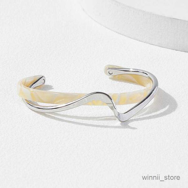 charm bracelets white shellfish bracelets board metal bangles womens hand bracelets c- shaped opening bracelets jewelry gifts r230701, Golden;silver
charm bracelets white shellfish bracelets board metal bangles womens hand bracelets c- shaped opening bracelets jewelry gifts r230701, Golden;silver