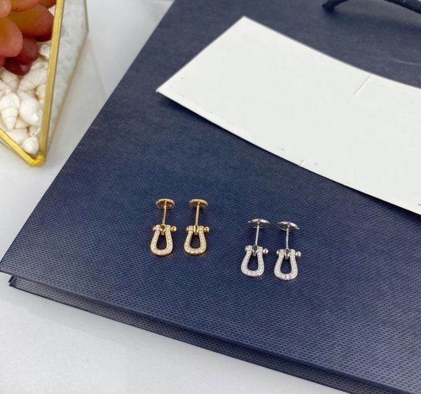 925 sterling silver horseshoe button earrings cute fashion famous brand for mother women fine jewelry whole freds earrings3805656, Golden;silver
925 sterling silver horseshoe button earrings cute fashion famous brand for mother women fine jewelry whole freds earrings3805656, Golden;silver