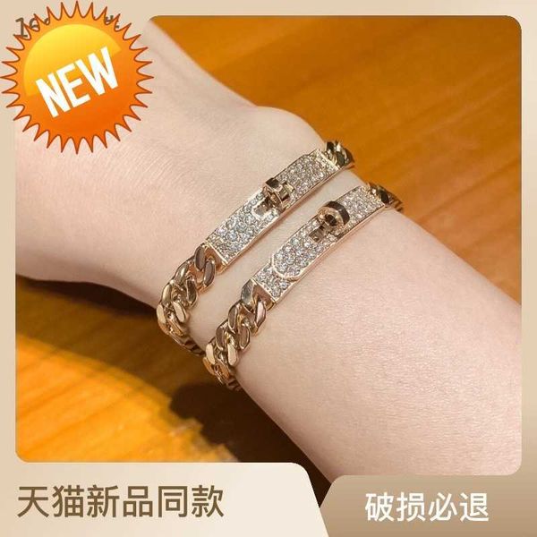new kelly bracelet full diamond lock chain pig nose plated 18k gold cuban chain couple bracelet, Black
new kelly bracelet full diamond lock chain pig nose plated 18k gold cuban chain couple bracelet, Black