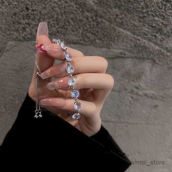charm bracelets fashion trend clear bracelet for women charm chain adjustable bracelet wedding day gift luxury jewelry r230701, Golden;silver
charm bracelets fashion trend clear bracelet for women charm chain adjustable bracelet wedding day gift luxury jewelry r230701, Golden;silver
