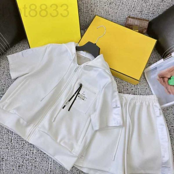 women's two piece pants designer 23 spring/summer fashion pocket letter printing zipper hooded short elastic waist shorts set toc3, White
women's two piece pants designer 23 spring/summer fashion pocket letter printing zipper hooded short elastic waist shorts set toc3, White