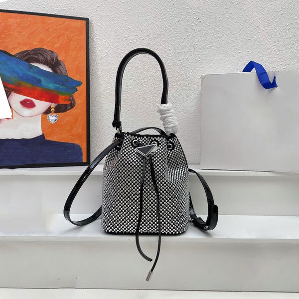 triangle diamond handbag luxury designer flash drawstring tramp bucket bag fashion european and american mini shoulder bag leather handle pp
triangle diamond handbag luxury designer flash drawstring tramp bucket bag fashion european and american mini shoulder bag leather handle pp