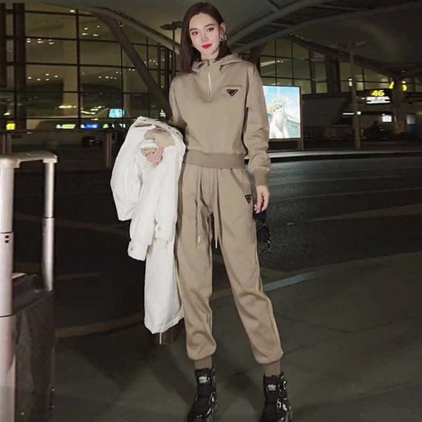 2023 spring fashion new advanced feeling age reducing casual set women's fashion foreigner hooded sweater two piece set fighting goods, White
2023 spring fashion new advanced feeling age reducing casual set women's fashion foreigner hooded sweater two piece set fighting goods, White