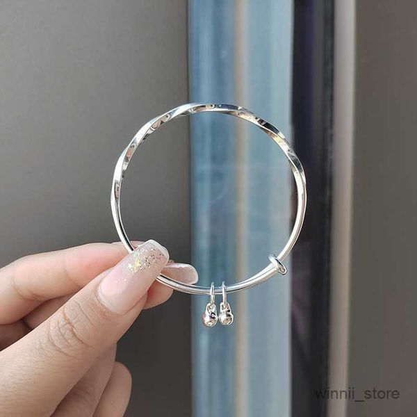 charm bracelets silver color irregular wave bracelet adjustable small bell bangles for women men metal cuff jewelry r230701, Golden;silver
charm bracelets silver color irregular wave bracelet adjustable small bell bangles for women men metal cuff jewelry r230701, Golden;silver