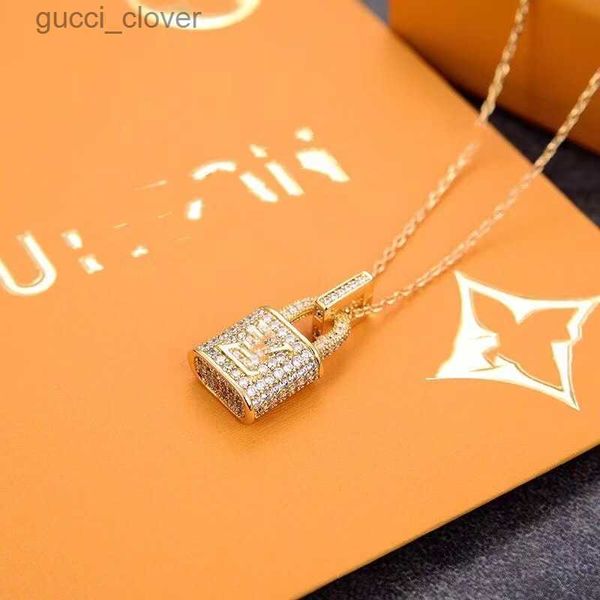 luxurys sale pendant necklaces fashion for man woman inverted triangle letter designers brand jewelry mens womens trendy personality clavicl, Silver
luxurys sale pendant necklaces fashion for man woman inverted triangle letter designers brand jewelry mens womens trendy personality clavicl, Silver