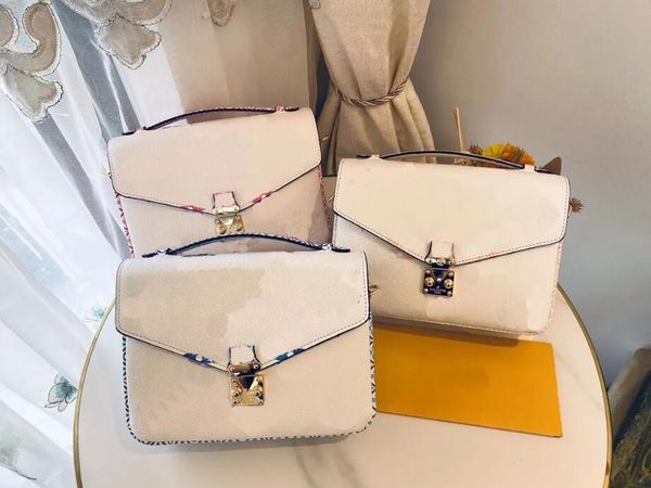 10a genuine leather designer luxury shoulder bag classic fashion adjustable strap zipper outer bag 23055
10a genuine leather designer luxury shoulder bag classic fashion adjustable strap zipper outer bag 23055