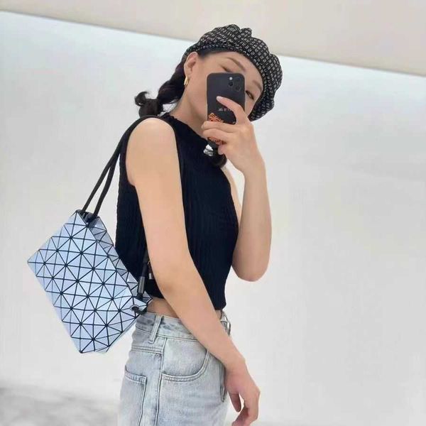women's pillow bag drawstring tofu bag oblique cross underarm single shoulder oblique cross bag lingge bucket bag tidal 0621n4
women's pillow bag drawstring tofu bag oblique cross underarm single shoulder oblique cross bag lingge bucket bag tidal 0621n4