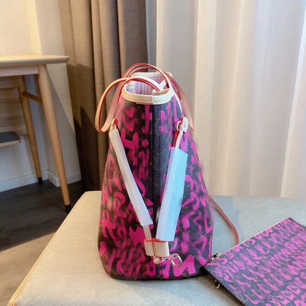 designer bag women accessories graffiti tote bags luxury brand ladies letters printed shoulder handbag genuine leather purse high quality
designer bag women accessories graffiti tote bags luxury brand ladies letters printed shoulder handbag genuine leather purse high quality
