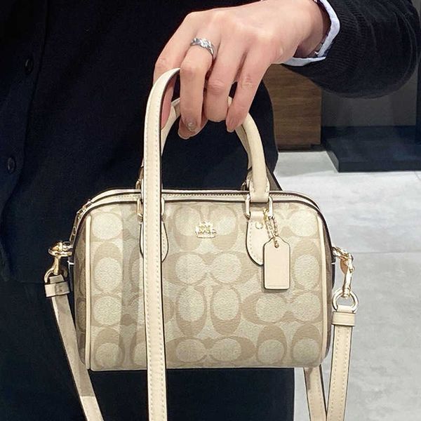 new bag women's mini rowan pillow bag milk tea color old flower one shoulder crossbody bag classic handbag
new bag women's mini rowan pillow bag milk tea color old flower one shoulder crossbody bag classic handbag