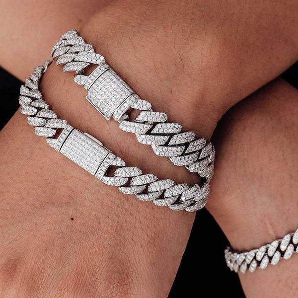 oem 925 silver iced out moissanite diamond cuban chain 10mm hiphop 3 rows of diamond bracelet 18k gold plated for men jewelry, Golden;silver
oem 925 silver iced out moissanite diamond cuban chain 10mm hiphop 3 rows of diamond bracelet 18k gold plated for men jewelry, Golden;silver