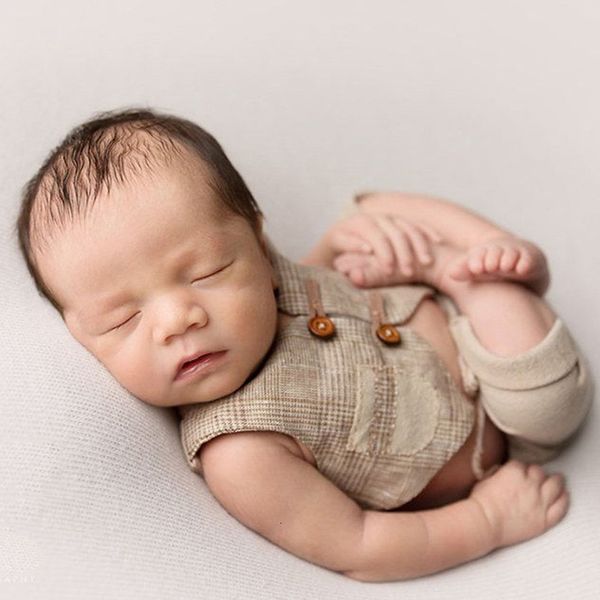 keepsakes 3 colors pants and vest set accessories for born pography props costume infant baby boy little gentleman outfit 230701
keepsakes 3 colors pants and vest set accessories for born pography props costume infant baby boy little gentleman outfit 230701