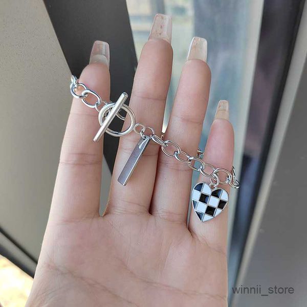 charm bracelets metal alloy chain bracelet cool chessboard heart pendant bracelet gift for women jewelry r230701, Golden;silver
charm bracelets metal alloy chain bracelet cool chessboard heart pendant bracelet gift for women jewelry r230701, Golden;silver