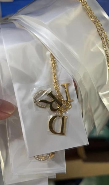luxury designer necklace women couple letters pendant stainless steel fashion gold chain necklace lovers jewelry for neck6023818, Silver
luxury designer necklace women couple letters pendant stainless steel fashion gold chain necklace lovers jewelry for neck6023818, Silver