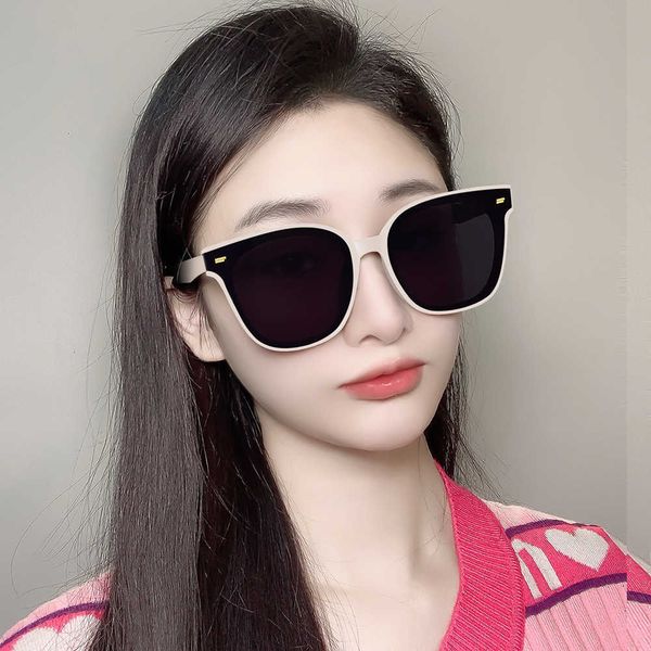 new style for men and women high level sense net red korean version tiktok kwai anti ultraviolet polarizing sunglasses, White;black
new style for men and women high level sense net red korean version tiktok kwai anti ultraviolet polarizing sunglasses, White;black