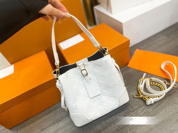 2023 new brand genuine leather design bucket bag classic shoulder bag clutch handbag luxury crossbody bag tote bag designer bag
2023 new brand genuine leather design bucket bag classic shoulder bag clutch handbag luxury crossbody bag tote bag designer bag