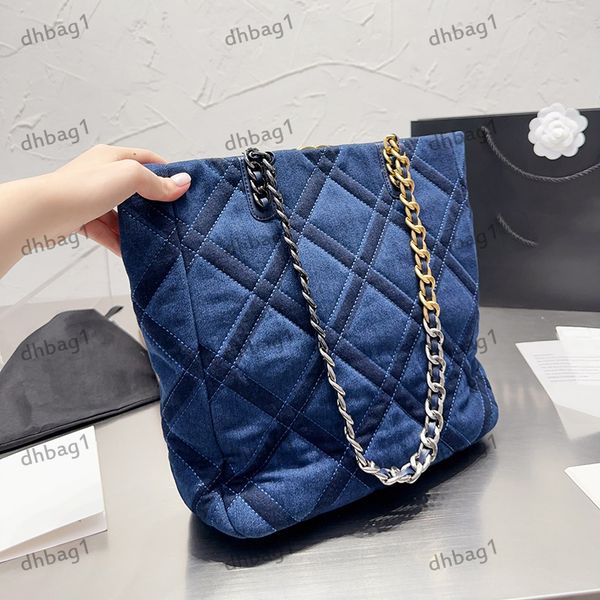19 designer ladies classic denim bag canvas bag embroidery matelasse chain shoulder bag underarm bag gold hardware metal buckle courier shop
19 designer ladies classic denim bag canvas bag embroidery matelasse chain shoulder bag underarm bag gold hardware metal buckle courier shop