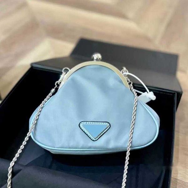 totebag woemns tote bag triangle designer bag cloudy medium clip bags luxurys handbag designers purse wallet shoulder crossbody pouch
totebag woemns tote bag triangle designer bag cloudy medium clip bags luxurys handbag designers purse wallet shoulder crossbody pouch