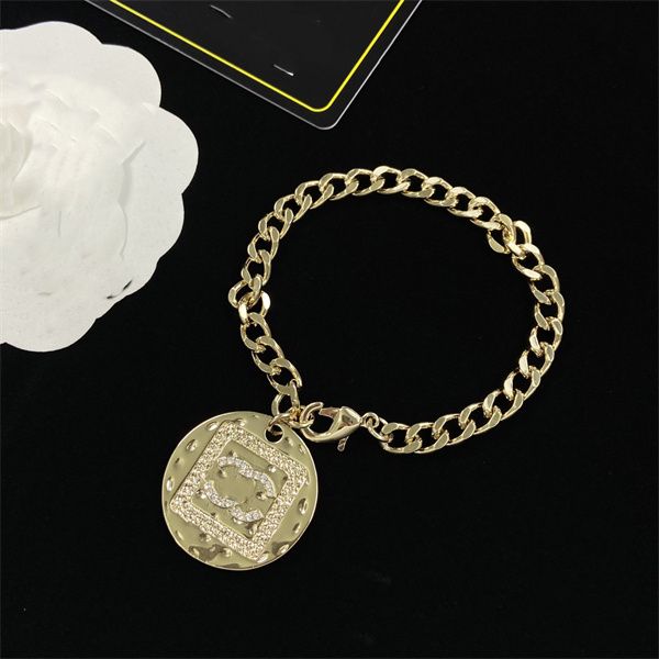 luxury charm bracelets designer for women classic jewelry letter ccity woman gold bracelets men's cuff bracelet 452345, Golden;silver
luxury charm bracelets designer for women classic jewelry letter ccity woman gold bracelets men's cuff bracelet 452345, Golden;silver