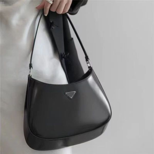 star with the same leather underarm bag fashion handbag shoulder bag fine workmanship factory direct sales
star with the same leather underarm bag fashion handbag shoulder bag fine workmanship factory direct sales