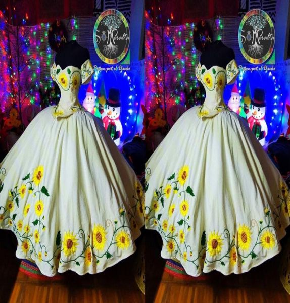 2022 romantic yellow s ball gown quinceanera dresses off the shoulder mexican cap short sleeves embroidery corset prom ev8595002, Blue;red
2022 romantic yellow s ball gown quinceanera dresses off the shoulder mexican cap short sleeves embroidery corset prom ev8595002, Blue;red