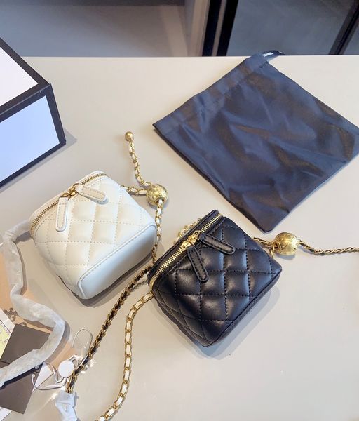 mini box bag diamond lattice chain bag adjustable chain lambskin handle stick classic crossbody bag
mini box bag diamond lattice chain bag adjustable chain lambskin handle stick classic crossbody bag