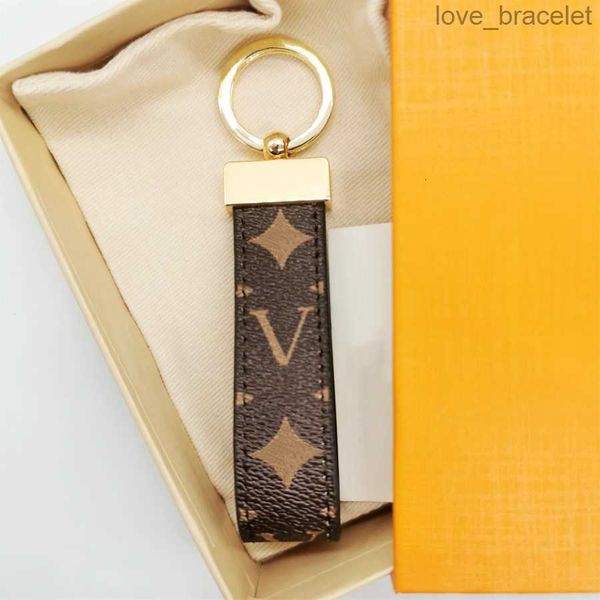 designer keychain key chains ring holder brand designers keychains for porte clef gift men women car bag pendant accessories with box, Slivery;golden
designer keychain key chains ring holder brand designers keychains for porte clef gift men women car bag pendant accessories with box, Slivery;golden