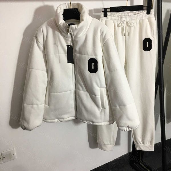23ss thermal suit womens designer clothing women tracksuit c letter standing collar long sleeve zipper jacket elastic waist and velvet pants, Gray
23ss thermal suit womens designer clothing women tracksuit c letter standing collar long sleeve zipper jacket elastic waist and velvet pants, Gray