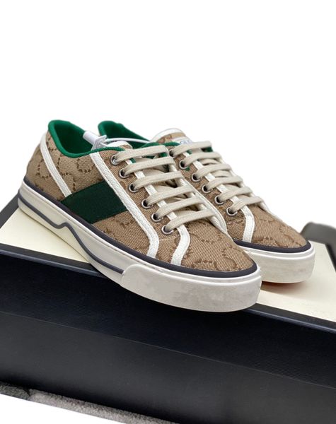 designer canvas women's shoe, 1977 outdoor shoes, platform men's sneakers, platform foam runners, white with red and green stripe, Black
designer canvas women's shoe, 1977 outdoor shoes, platform men's sneakers, platform foam runners, white with red and green stripe, Black