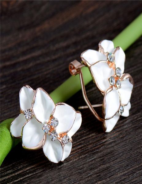 fashion gold color cubic zirconia white flower hoop earrings jewelry for women gift9300202, Golden;silver
fashion gold color cubic zirconia white flower hoop earrings jewelry for women gift9300202, Golden;silver