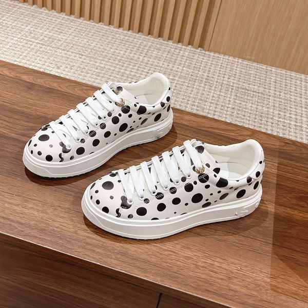 casual shoes women travel leather lace-up sneakers embroidered cowhide fashion ladies flat shoes designer running sneakers letters women, Black
casual shoes women travel leather lace-up sneakers embroidered cowhide fashion ladies flat shoes designer running sneakers letters women, Black