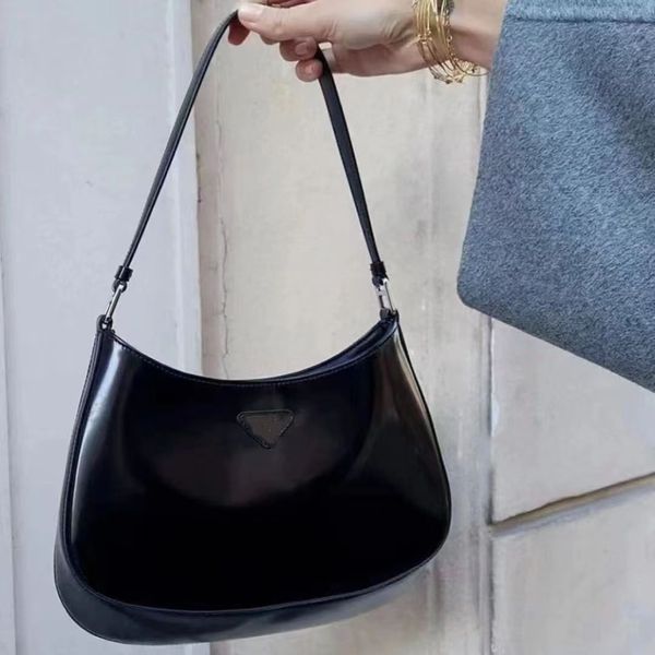 starpu underarm bag fashion handbag shoulder bag fine workmanship factory direct sales23*4*17
starpu underarm bag fashion handbag shoulder bag fine workmanship factory direct sales23*4*17