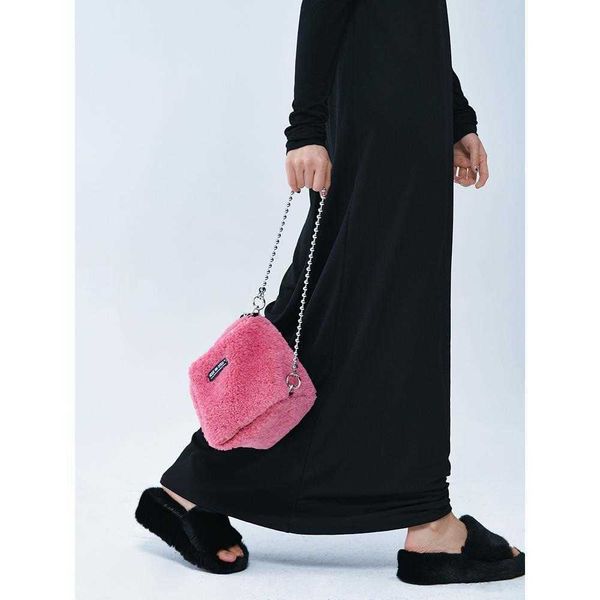 shoulder bags designer plush fabric women crossbody small fashion lambs wool fluffy fur winter female handbags 230426
shoulder bags designer plush fabric women crossbody small fashion lambs wool fluffy fur winter female handbags 230426