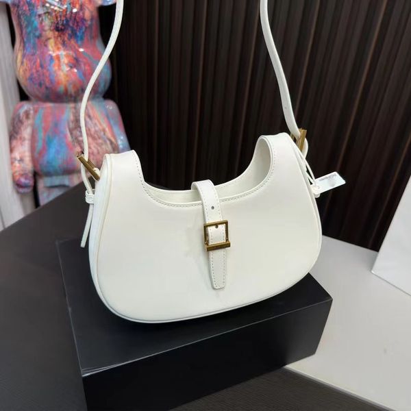 the new yy underarm bag is a simple, upscale fashion designer bag with a casual classic purse commuter personality shoulder bag
the new yy underarm bag is a simple, upscale fashion designer bag with a casual classic purse commuter personality shoulder bag