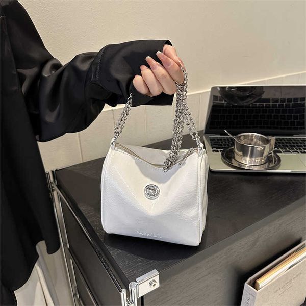 niche design boston pillow bag summer new oil wax pattern crossbody bag chain single shoulder women's bag
niche design boston pillow bag summer new oil wax pattern crossbody bag chain single shoulder women's bag
