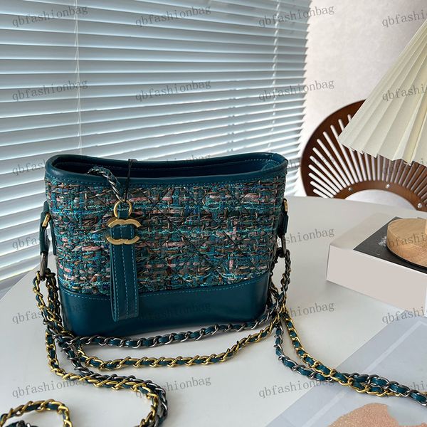 designer women shoulder bag classic leather wool patchwork wandering bag c buckle small pendant matelasse chain handbag crossbody bag mobile
designer women shoulder bag classic leather wool patchwork wandering bag c buckle small pendant matelasse chain handbag crossbody bag mobile